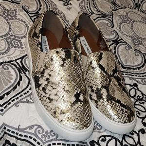 Steve Madden snake print slip on